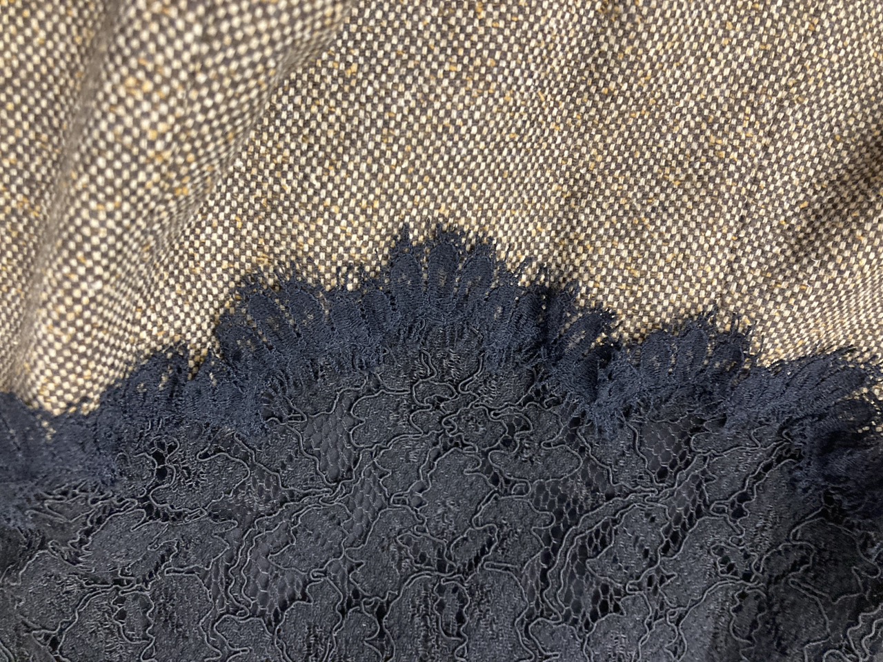 Lot 232  
            Edinburgh SR20 - Delivery Only 

                
DIANE VON FURSTENBERG LACE-TRIMMED SLEEVELESS DRESS IN MULTICOLOR WOOL SIZE 4: LO...