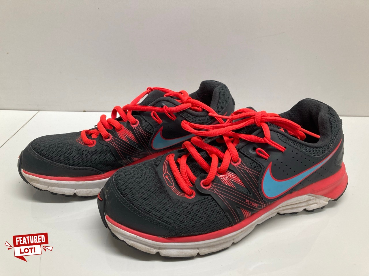 Lot 236  
            Edinburgh SR20 - Delivery Only 

                
NIKE ANODYNE DS 2 LOW-TOP SNEAKERS IN DARK GREY SYNTHETIC MESH SIZE UK 5: LOCATIO...