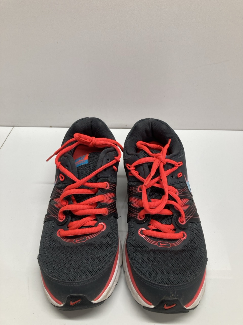 Lot 236  
            Edinburgh SR20 - Delivery Only 

                
NIKE ANODYNE DS 2 LOW-TOP SNEAKERS IN DARK GREY SYNTHETIC MESH SIZE UK 5: LOCATIO...