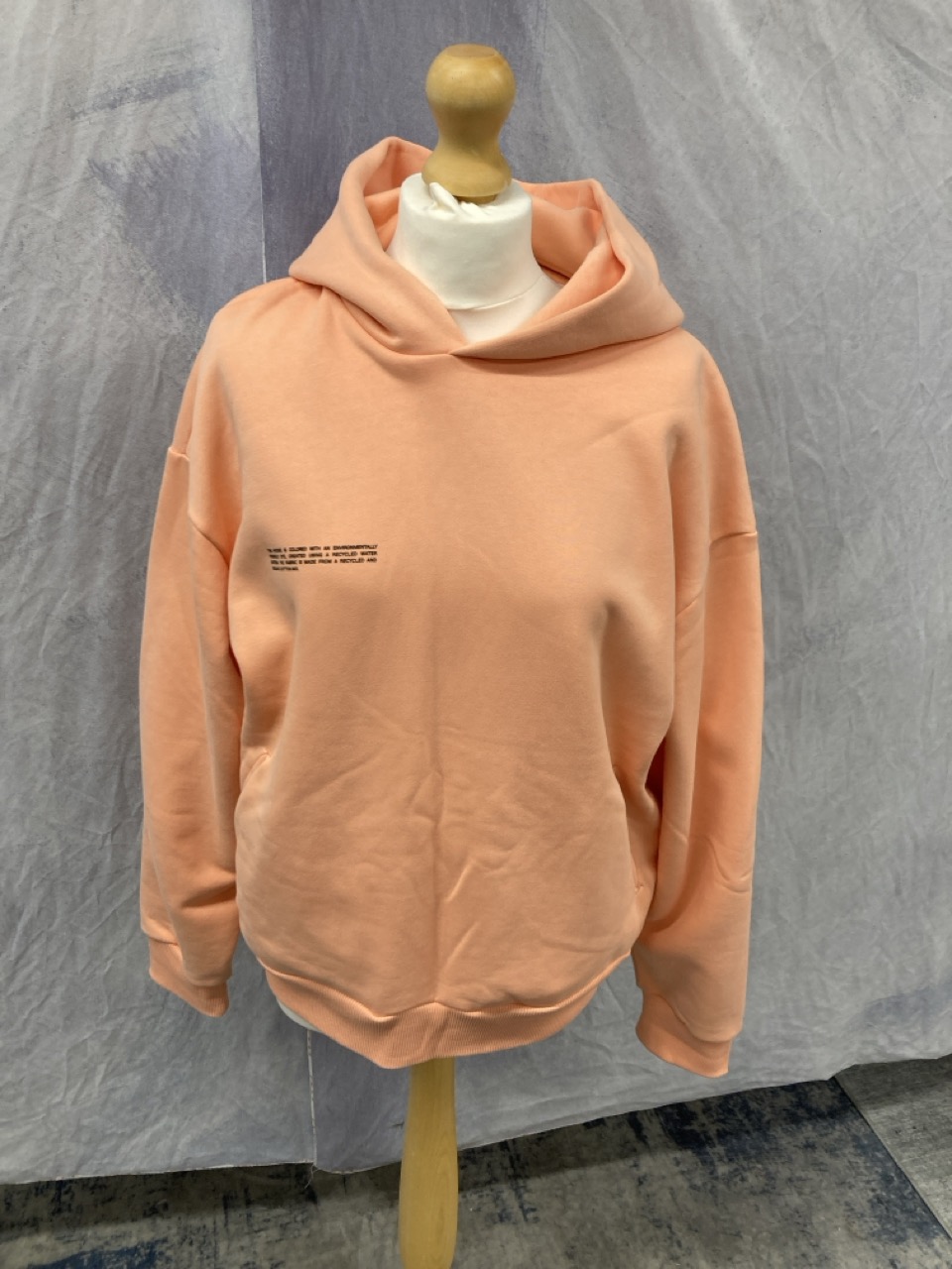 Lot 23  
            Edinburgh SR20 - Delivery Only 

                
PANGAIA 365 HOODIE IN ORANGE COTTON SIZE M: LOCATION - RAIL 3