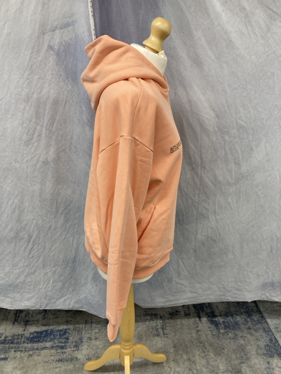 Lot 23  
            Edinburgh SR20 - Delivery Only 

                
PANGAIA 365 HOODIE IN ORANGE COTTON SIZE M: LOCATION - RAIL 3