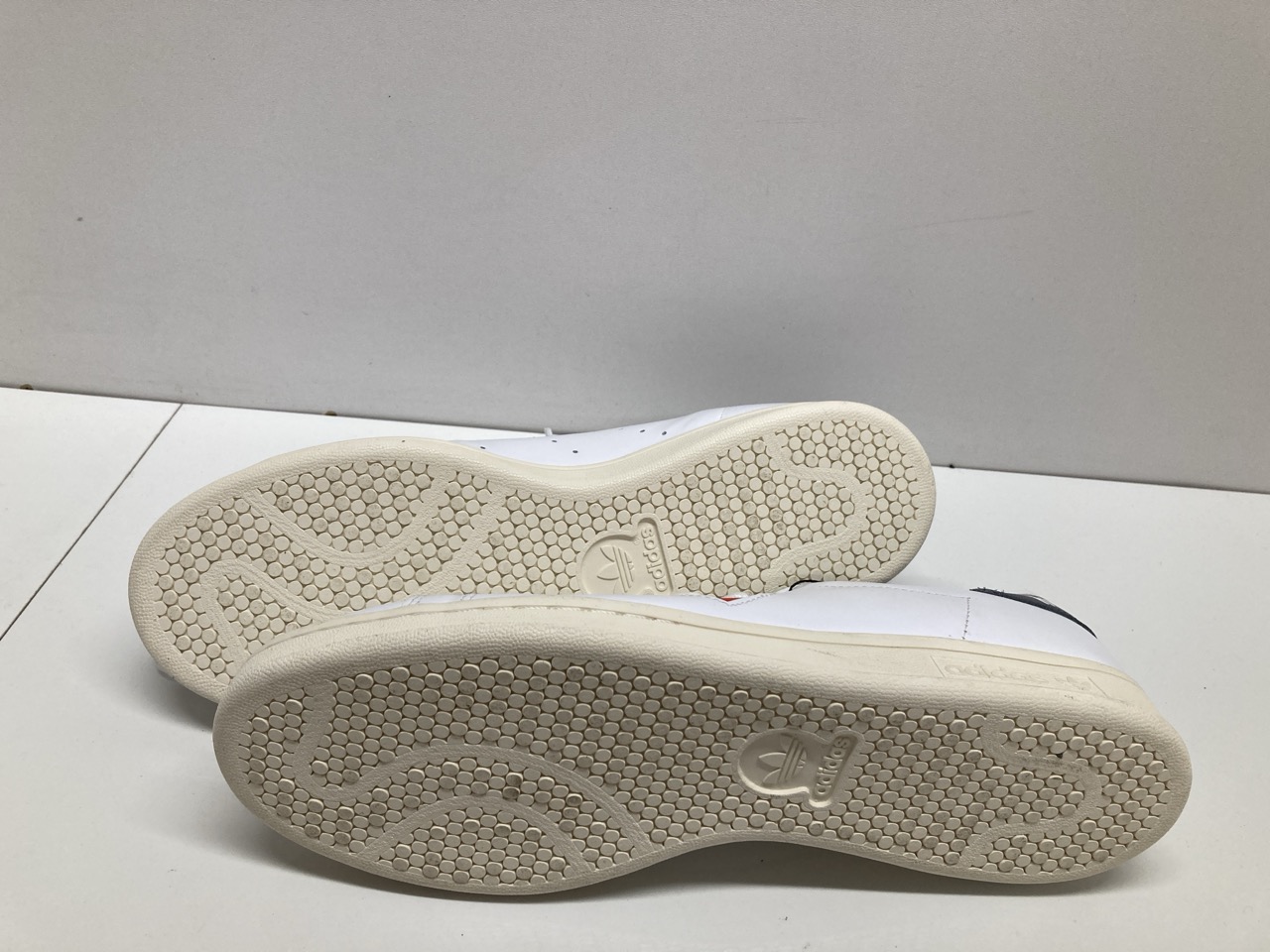 Lot 240  
            Edinburgh SR20 - Delivery Only 

                
ADIDAS  X HUMAN MADE STAN SMITH LOW TOP SNEAKERS IN WHITE LEATHER NO SIZE: LOCATI...