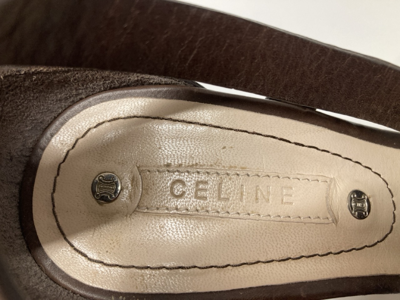 Lot 241  
            Edinburgh SR20 - Delivery Only 

                
CELINE PLATFORM WEDGE SANDALS IN BROWN LEATHER NO SIZE: LOCATION - TABLE 1