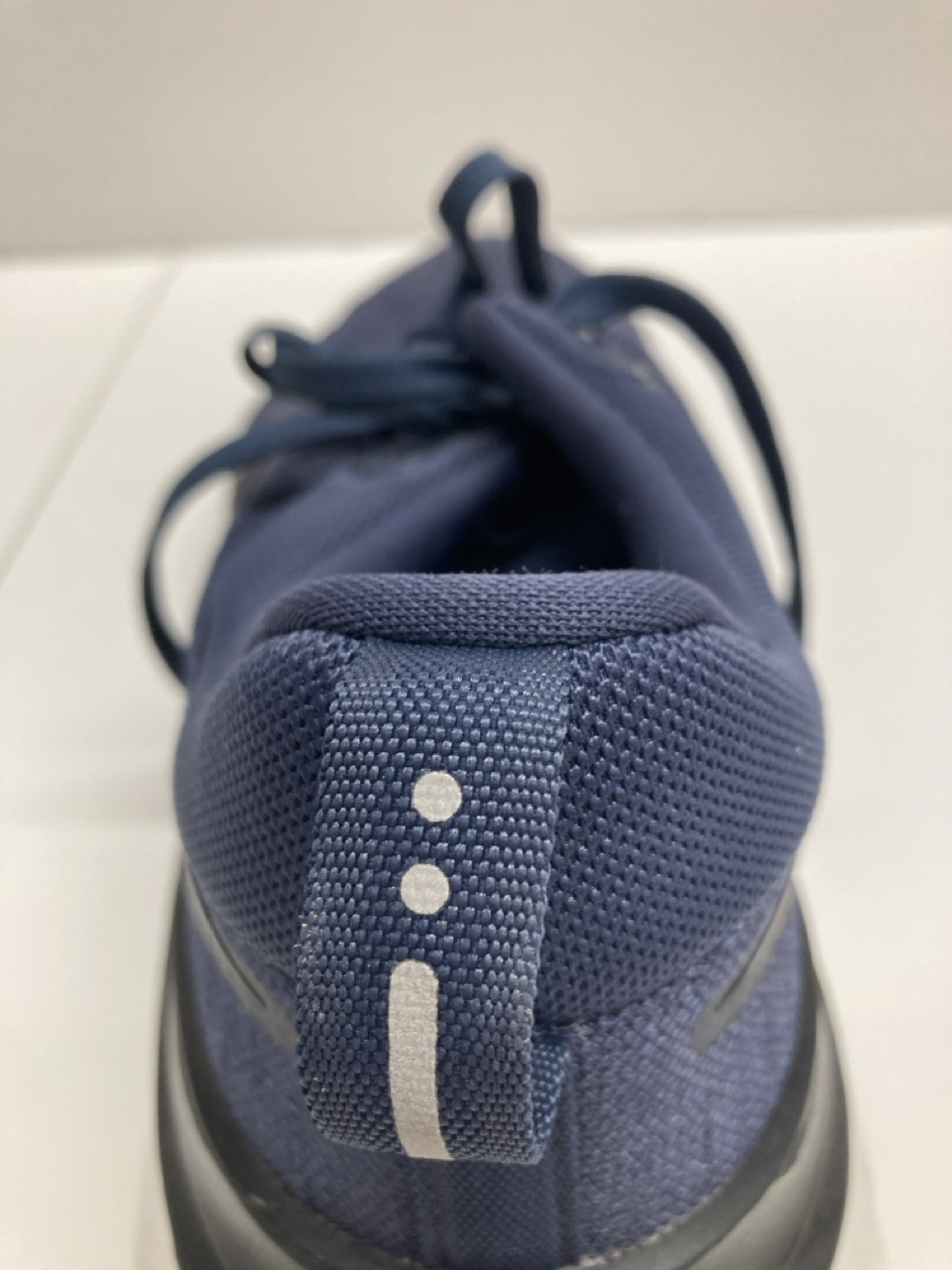 Lot 248  
            Edinburgh SR20 - Delivery Only 

                
NIKE BLUE INFINITY REACT 2 IN NAVY BLUE MESH POLYESTER SIZE UK 12: LOCATION - TAB...