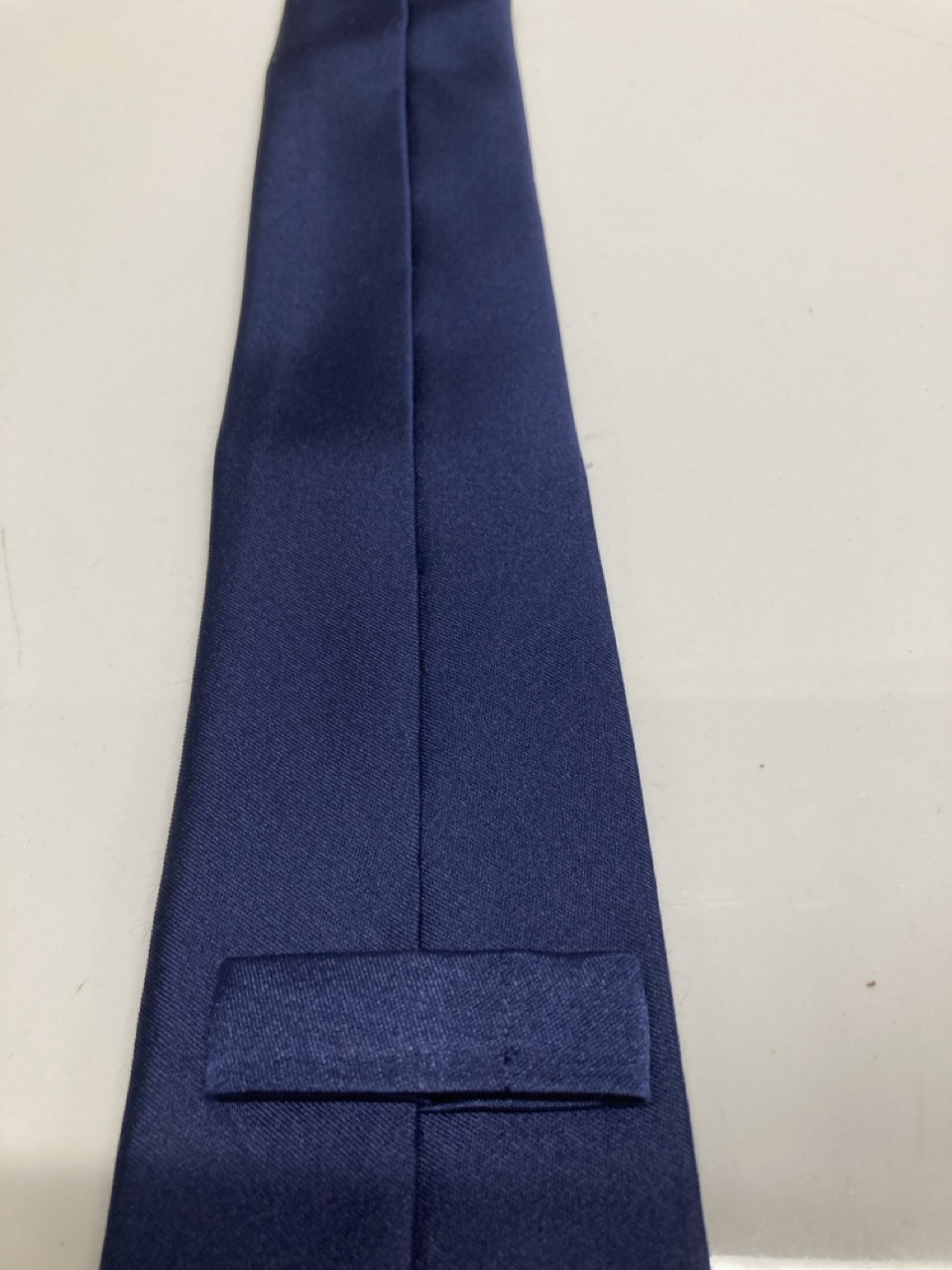 Lot 252  
            Edinburgh SR20 - Delivery Only 

                
CHURCH'S FORMAL TIE IN NAVY BLUE SILK : LOCATION - TABLE 1