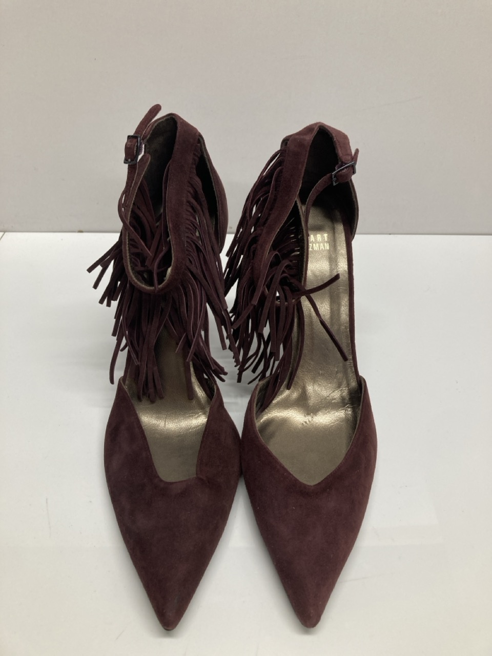 Lot 257  
            Edinburgh SR20 - Delivery Only 

                
STUART WEITZMAN FRINGELICA ANKLE STRAP HEELS IN BURGUNDY SUEDE NO SIZE: LOCATION ...