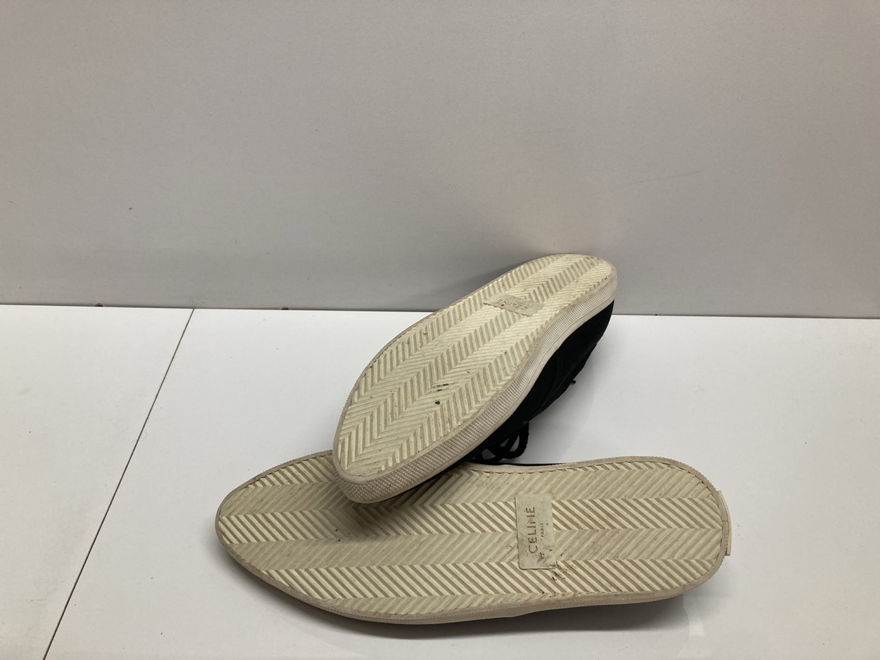 Lot 258  
            Edinburgh SR20 - Delivery Only 

                
CELINE LOW TOP SNEAKERS IN BLACK CANVAS NO SIZE: LOCATION - TABLE 1