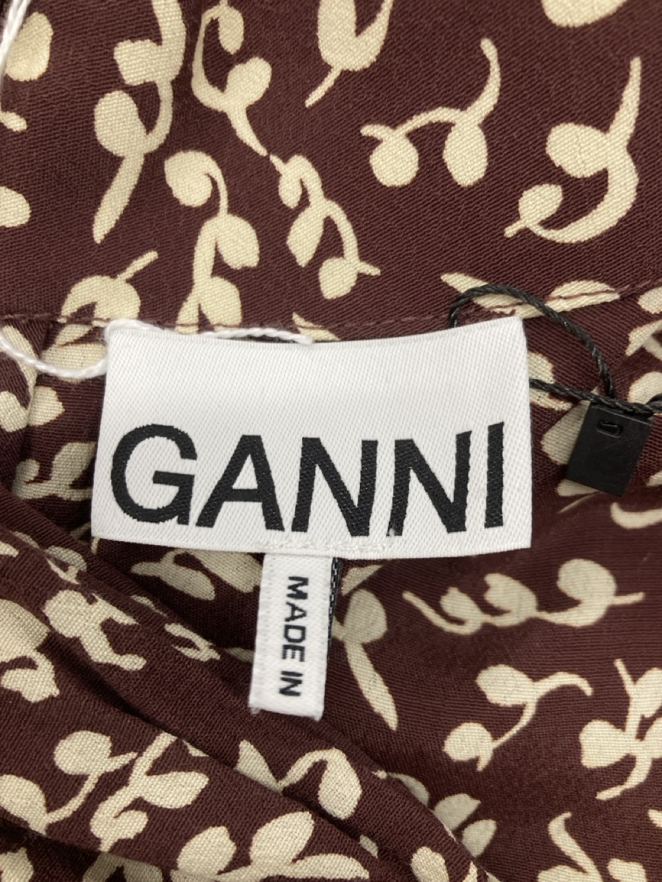 Lot 25  
            Edinburgh SR20 - Delivery Only 

                
GANNI FOLIAGE-PRINT MINI SHIRT DRESS IN BROWN PRINT VISCOSE NO SIZE : LOCATION - ...