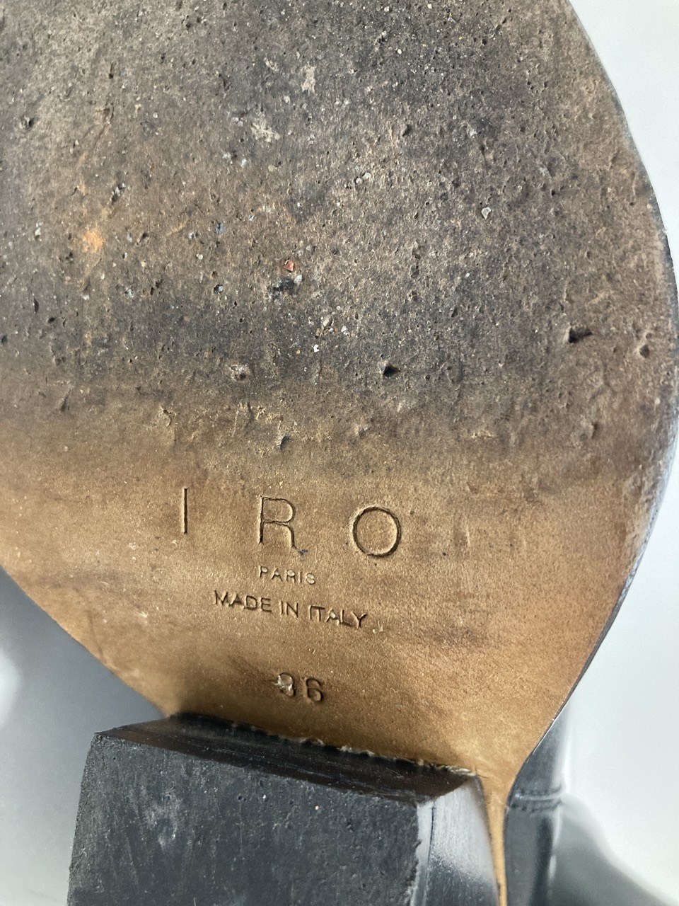 Lot 264  
            Edinburgh SR20 - Delivery Only 

                
IRO BOZON BUCKLED ANKLE BOOTS IN BLACK LEATHER SIZE UK 3: LOCATION - TABLE 1