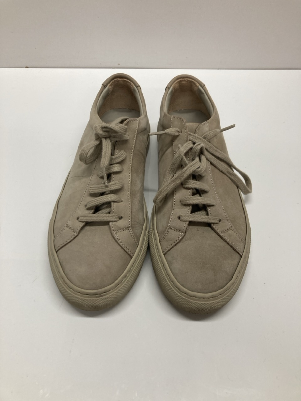 Lot 270  
            Edinburgh SR20 - Delivery Only 

                
COMMON PROJECTS ORIGINAL ACHILLES LOW SNEAKERS IN BEIGE SUEDE SIZE UK 4: LOCATION...