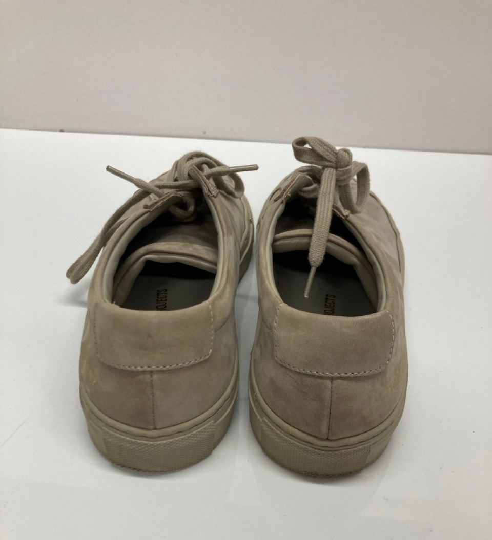 Lot 270  
            Edinburgh SR20 - Delivery Only 

                
COMMON PROJECTS ORIGINAL ACHILLES LOW SNEAKERS IN BEIGE SUEDE SIZE UK 4: LOCATION...