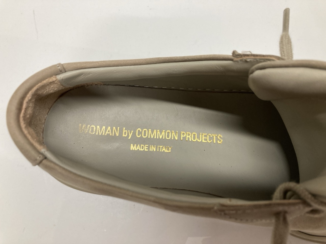 Lot 270  
            Edinburgh SR20 - Delivery Only 

                
COMMON PROJECTS ORIGINAL ACHILLES LOW SNEAKERS IN BEIGE SUEDE SIZE UK 4: LOCATION...