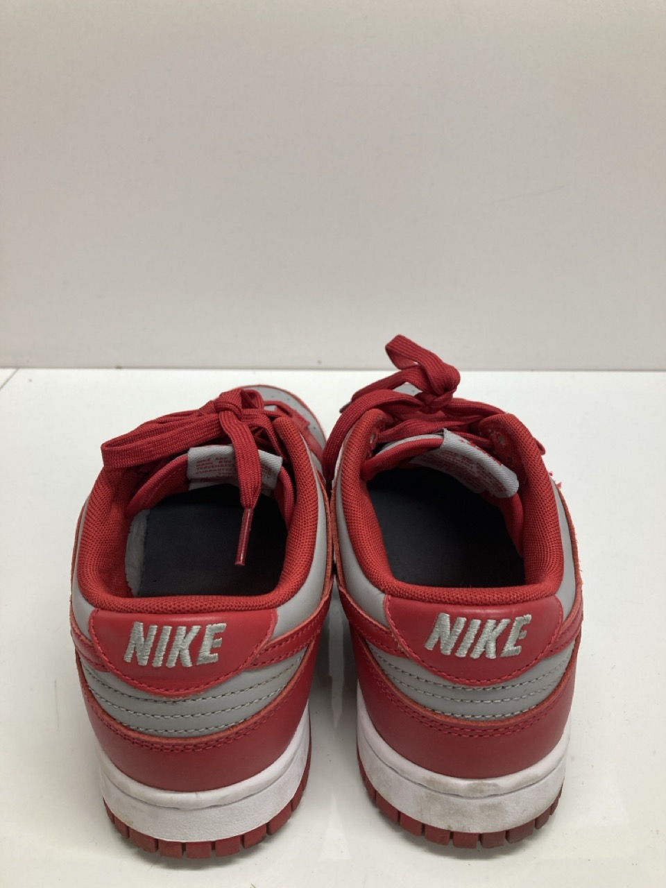 Lot 277  
            Edinburgh SR20 - Delivery Only 

                
NIKE DUNK LOW UNLV SNEAKERS IN GREY LEATHER SIZE UK 6.5: LOCATION - TABLE 2