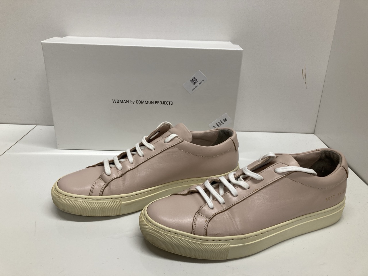 Lot 278  
            Edinburgh SR20 - Delivery Only 

                
COMMON PROJECTS ACHILLES LEATHER SNEAKERS IN LIGHT PINK LEATHER NO SIZE: LOCATION...