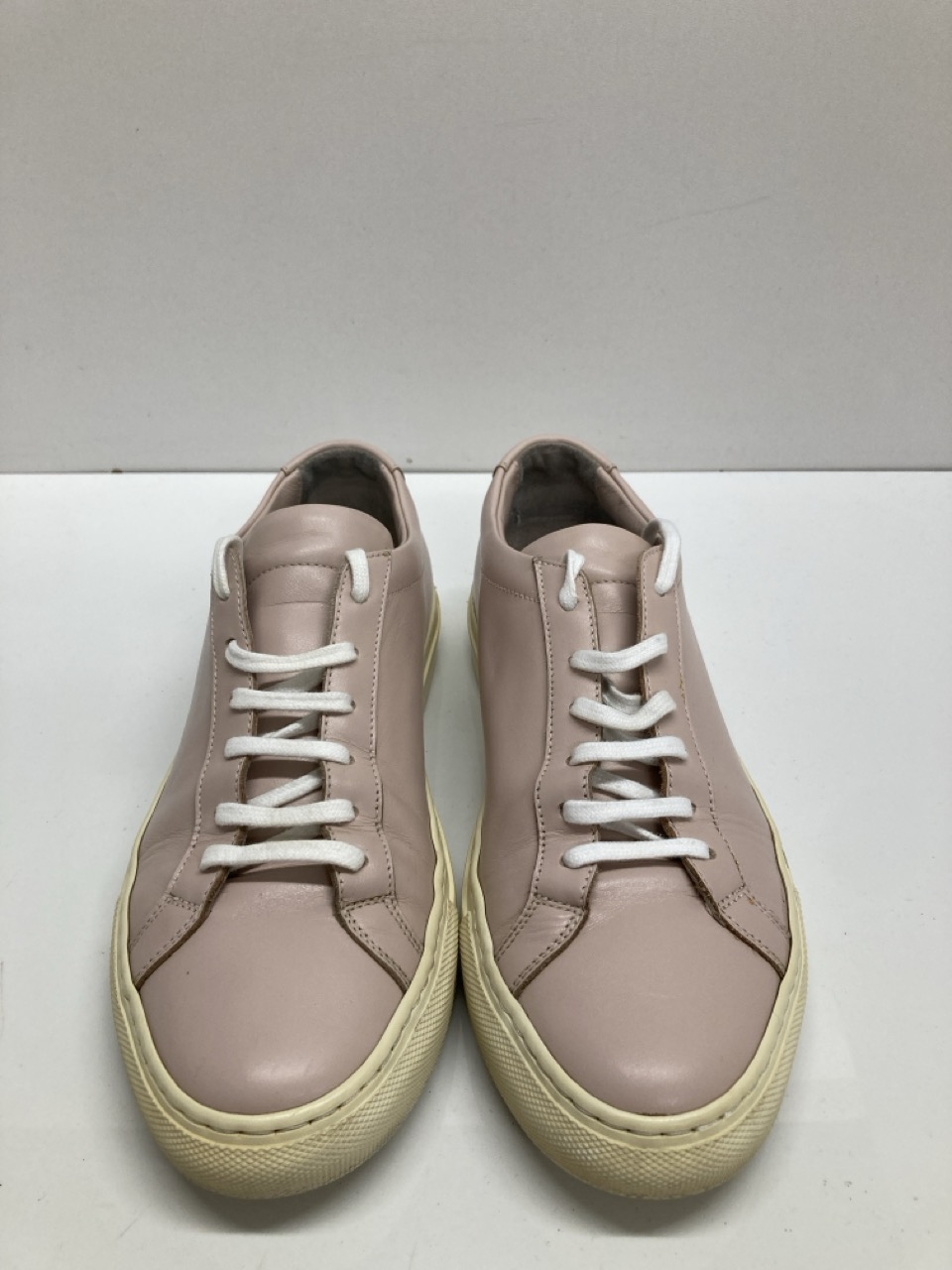 Lot 278  
            Edinburgh SR20 - Delivery Only 

                
COMMON PROJECTS ACHILLES LEATHER SNEAKERS IN LIGHT PINK LEATHER NO SIZE: LOCATION...