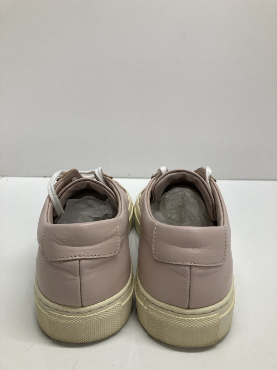 Lot 278  
            Edinburgh SR20 - Delivery Only 

                
COMMON PROJECTS ACHILLES LEATHER SNEAKERS IN LIGHT PINK LEATHER NO SIZE: LOCATION...
