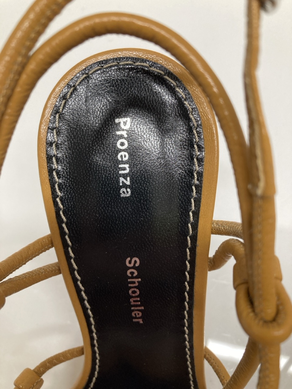 Lot 279  
            Edinburgh SR20 - Delivery Only 

                
PROENZA SCHOULER SQUARE STRAPPY SANDALS IN BROWN LEATHER SIZE UK 3: LOCATION - TA...