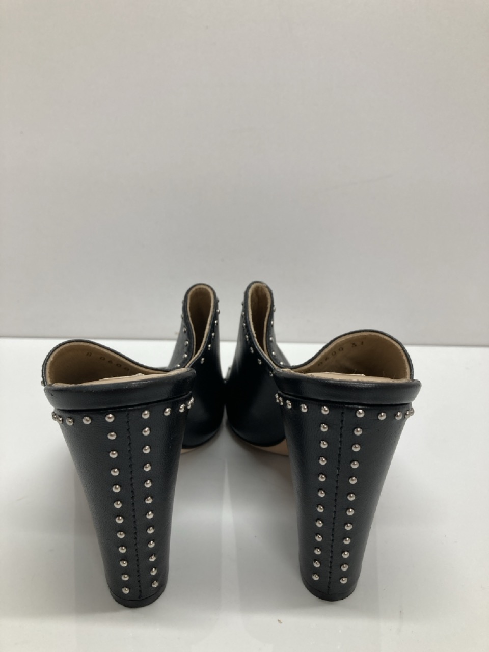 Lot 292  
            Edinburgh SR20 - Delivery Only 

                
SERGIO ROSSI STUDDED CHUNKY HEELS IN BLACK LEATHER SIZE UK 4: LOCATION - TABLE 2