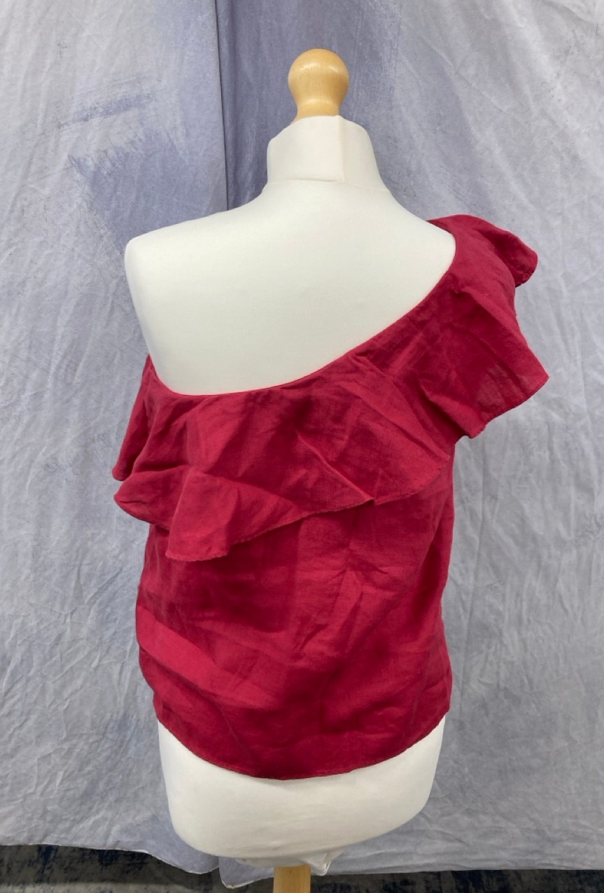Lot 2  
            Edinburgh SR20 - Delivery Only 

                
ISABEL MARANT THOM ONE-SHOULDER TOP IN RED LINEN ( NO SIZE ): LOCATION - RAIL 3