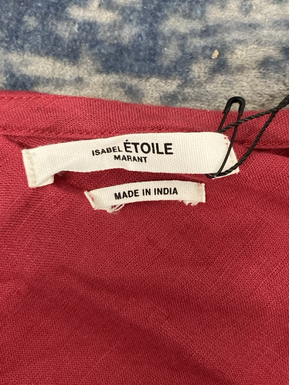 Lot 2  
            Edinburgh SR20 - Delivery Only 

                
ISABEL MARANT THOM ONE-SHOULDER TOP IN RED LINEN ( NO SIZE ): LOCATION - RAIL 3