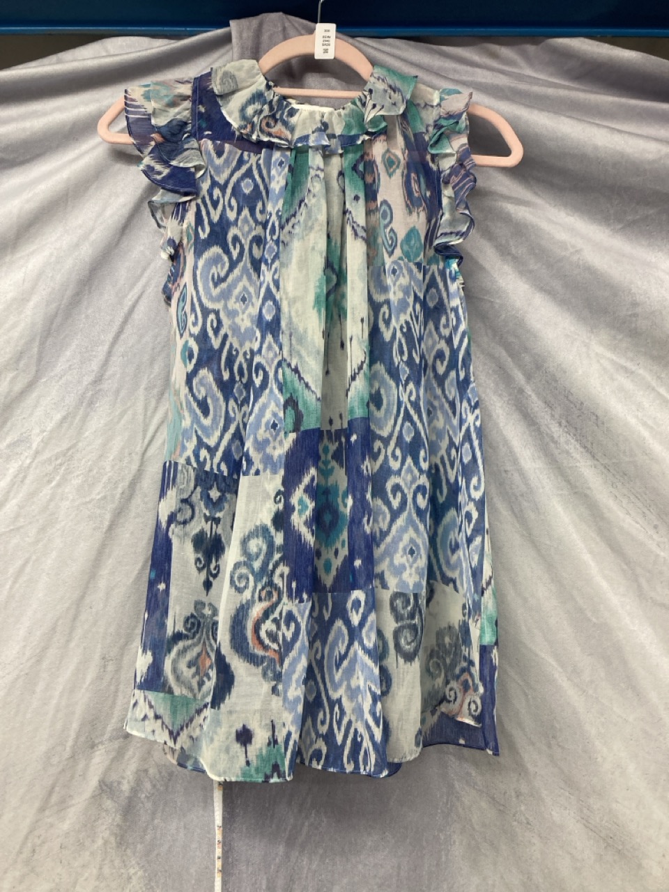 Lot 308  
            Edinburgh SR20 - Delivery Only 

                
ZIMMERMANN FLORAL BLOUSE SIZE 0: LOCATION - RAIL 1