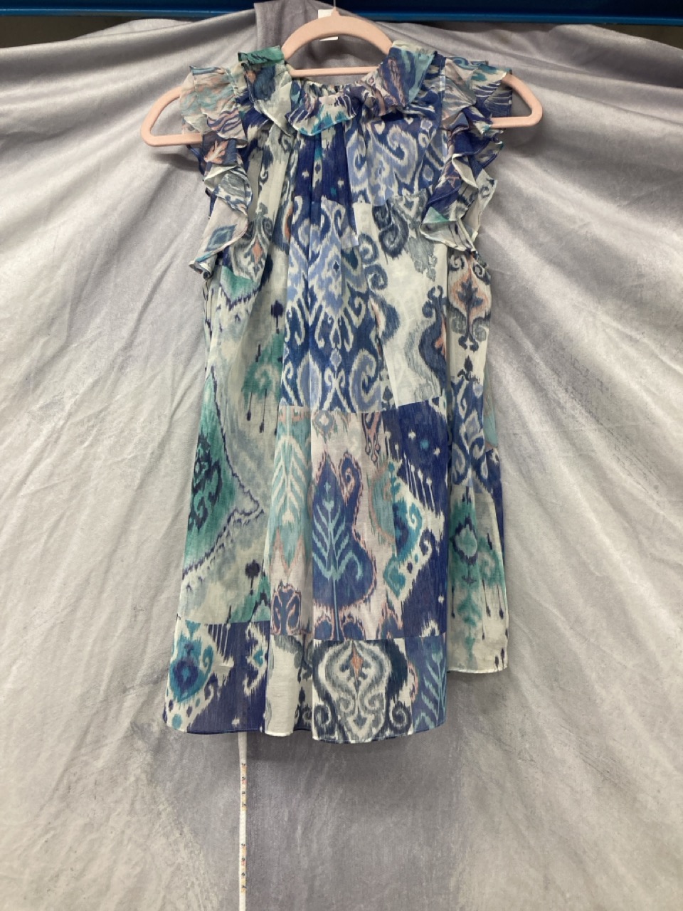 Lot 308  
            Edinburgh SR20 - Delivery Only 

                
ZIMMERMANN FLORAL BLOUSE SIZE 0: LOCATION - RAIL 1