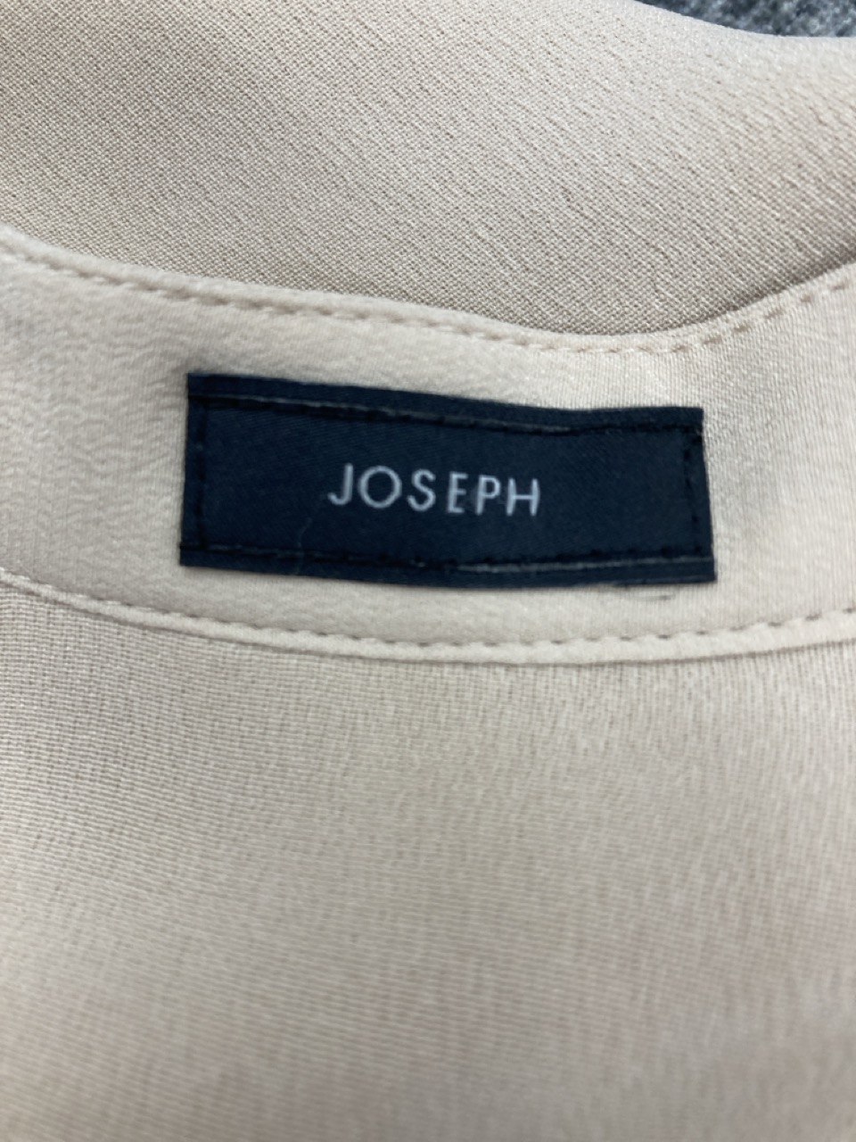 Lot 309  
            Edinburgh SR20 - Delivery Only 

                
JOSEPH MANDARIN COLLAR SHIRT IN BEIGE COTTON SIZE 36: LOCATION - RAIL 1