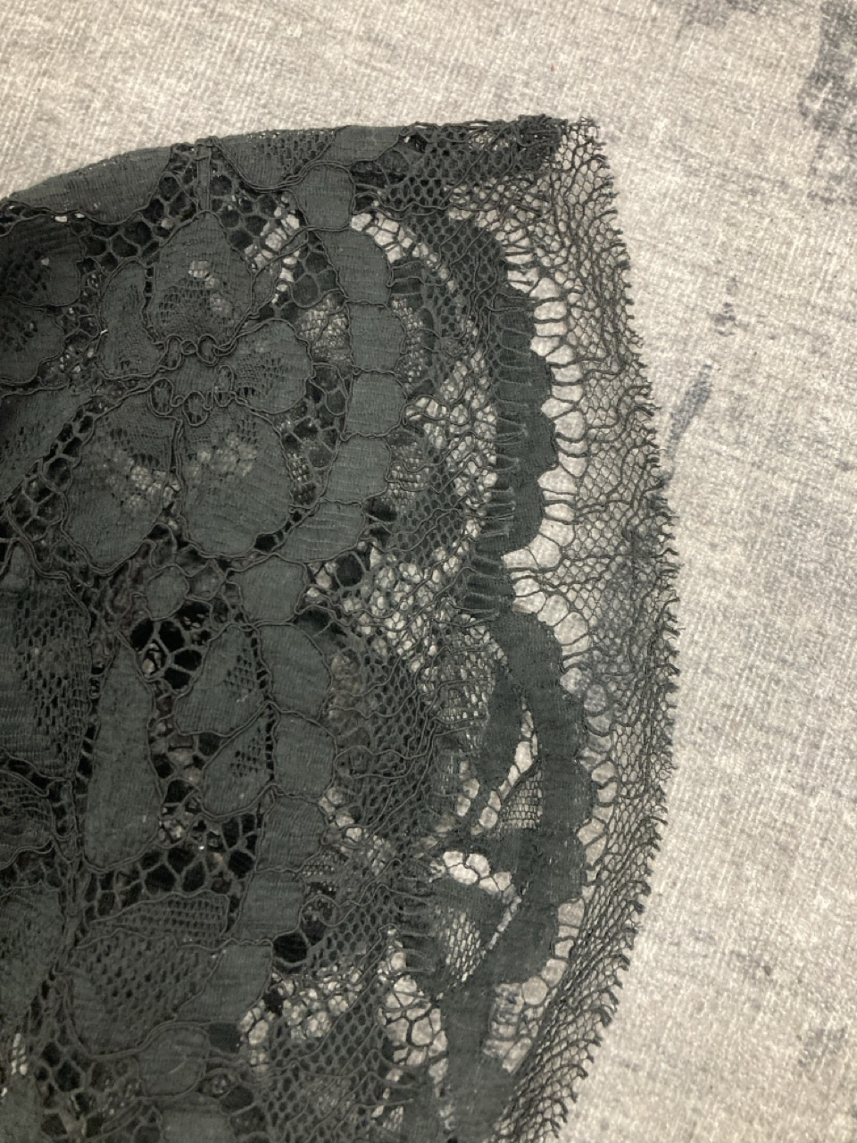 Lot 310  
            Edinburgh SR20 - Delivery Only 

                
SANDRO LACE TOP IN BLACK COTTON SIZE 1: LOCATION - RAIL 1