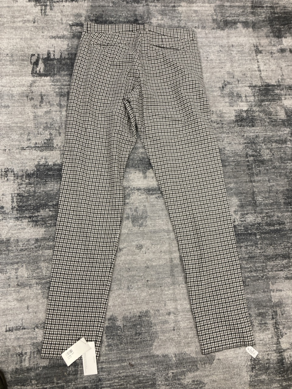 Lot 312  
            Edinburgh SR20 - Delivery Only 

                
MR. P CHECK TAPERED TROUSERS IN GRAY WOOL SIZE 34: LOCATION - RAIL 1