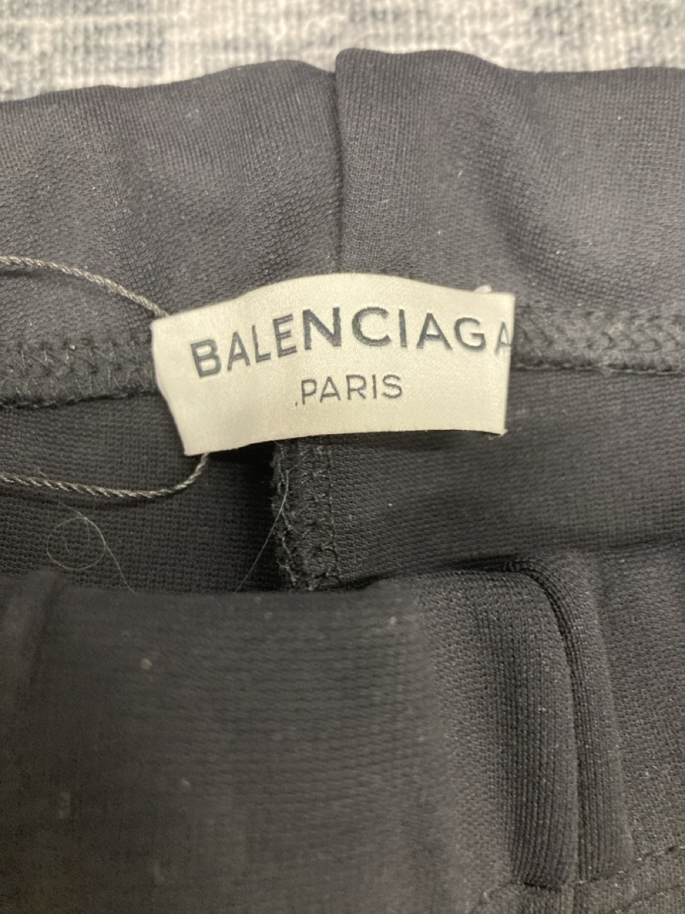 Lot 316  
            Edinburgh SR20 - Delivery Only 

                
BALENCIAGA STIR UP WITH ZIPPED POCKETS PANTS IN BLACK NEOPRENE SIZE M: LOCATION -...