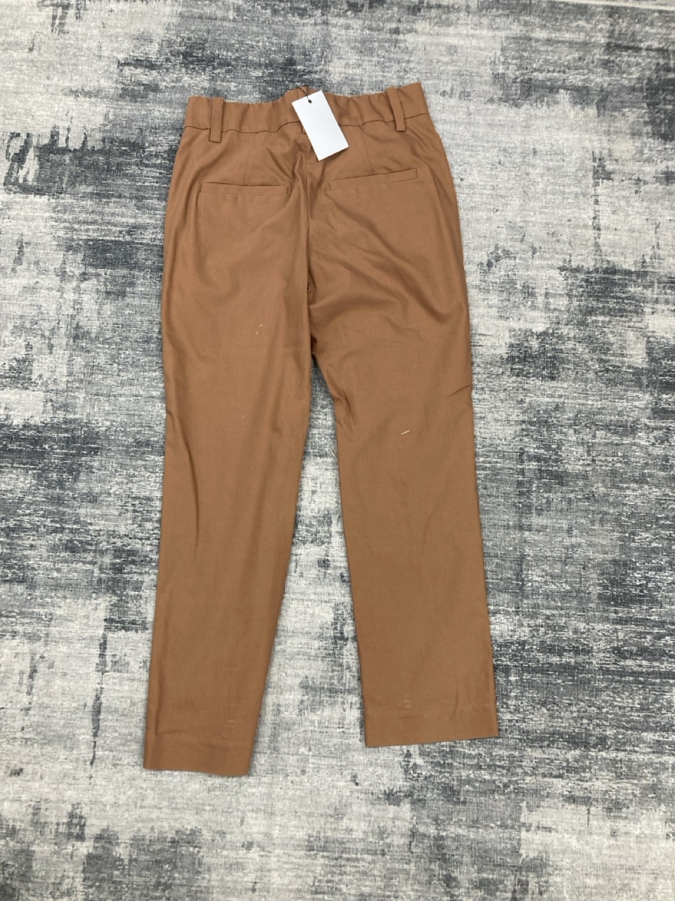 Lot 317  
            Edinburgh SR20 - Delivery Only 

                
BRUNELLO CUCINELLI CROPPED TROUSERS IN BROWN COTTON SIZE 40: LOCATION - RAIL 1