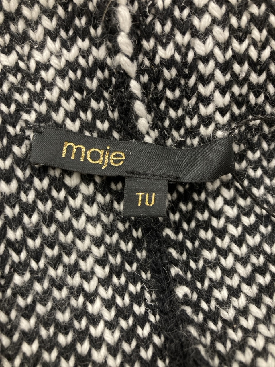 Lot 325  
            Edinburgh SR20 - Delivery Only 

                
MAJE CHECKED FRINGED PONCHO WRAP IN MULTICOLOR NYLON AND ANGORA BLEND NO SIZE : L...