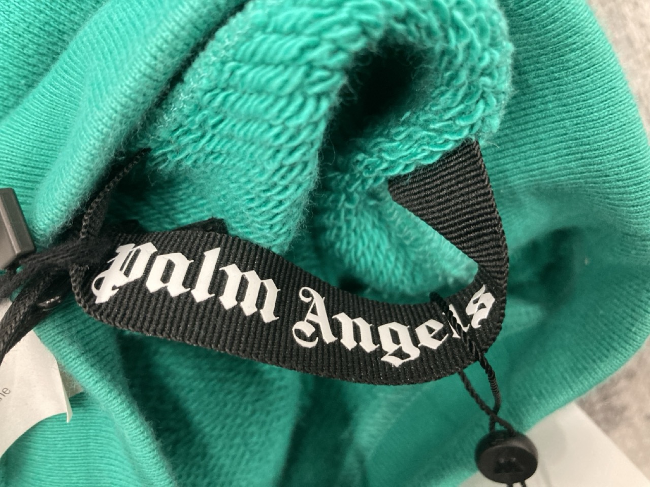 Lot 326  
            Edinburgh SR20 - Delivery Only 

                
PALM ANGELS LEOPARD BEAR SWEATSHIRT IN GREEN COTTON SIZE XS: LOCATION - RAIL 1