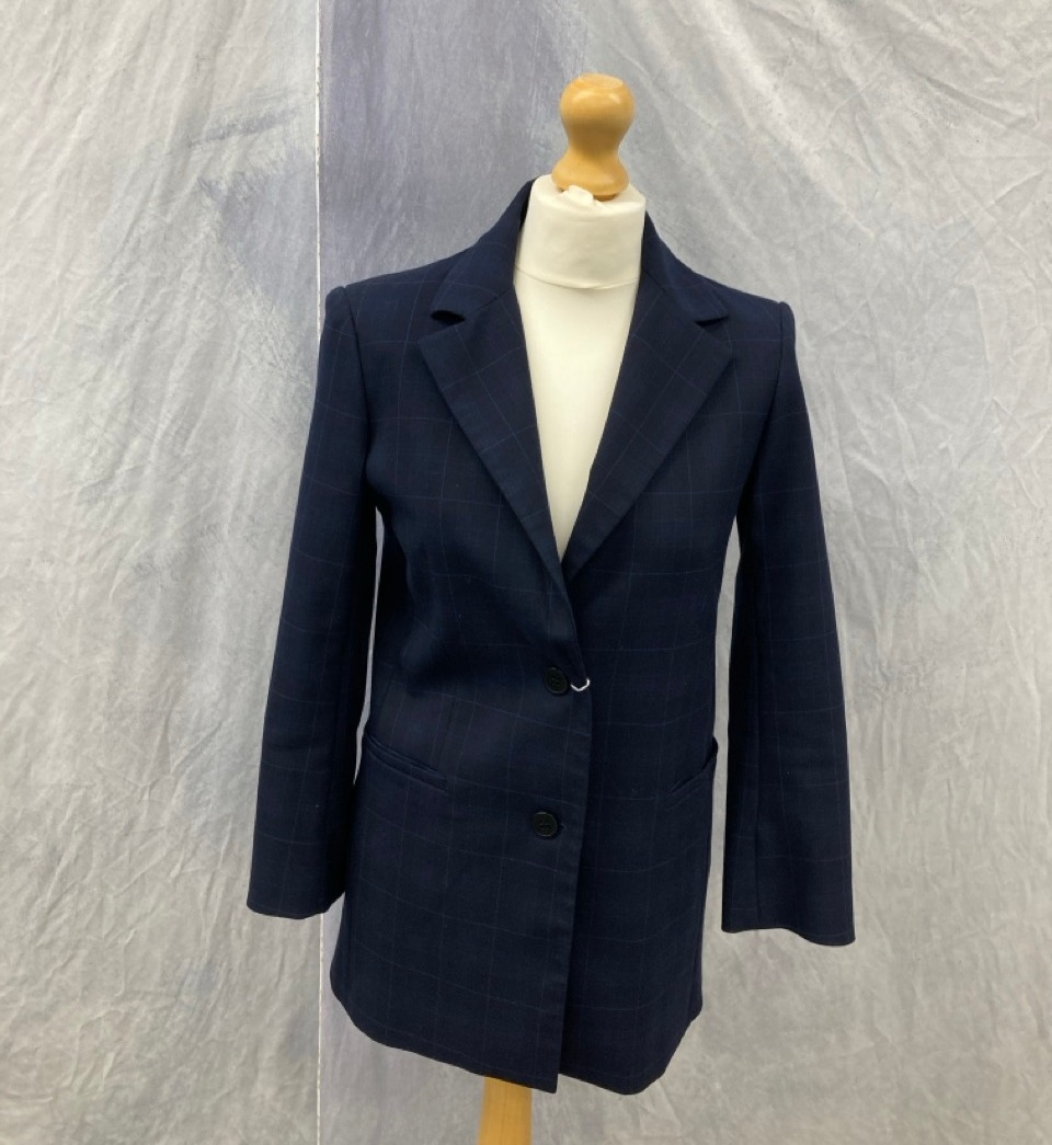 Lot 37  
            Edinburgh SR20 - Delivery Only 

                
MAJE VALIRO SINGLE BREASTED CHECKED BLAZER IN BLUE POLYESTER SIZE 36: LOCATION - ...