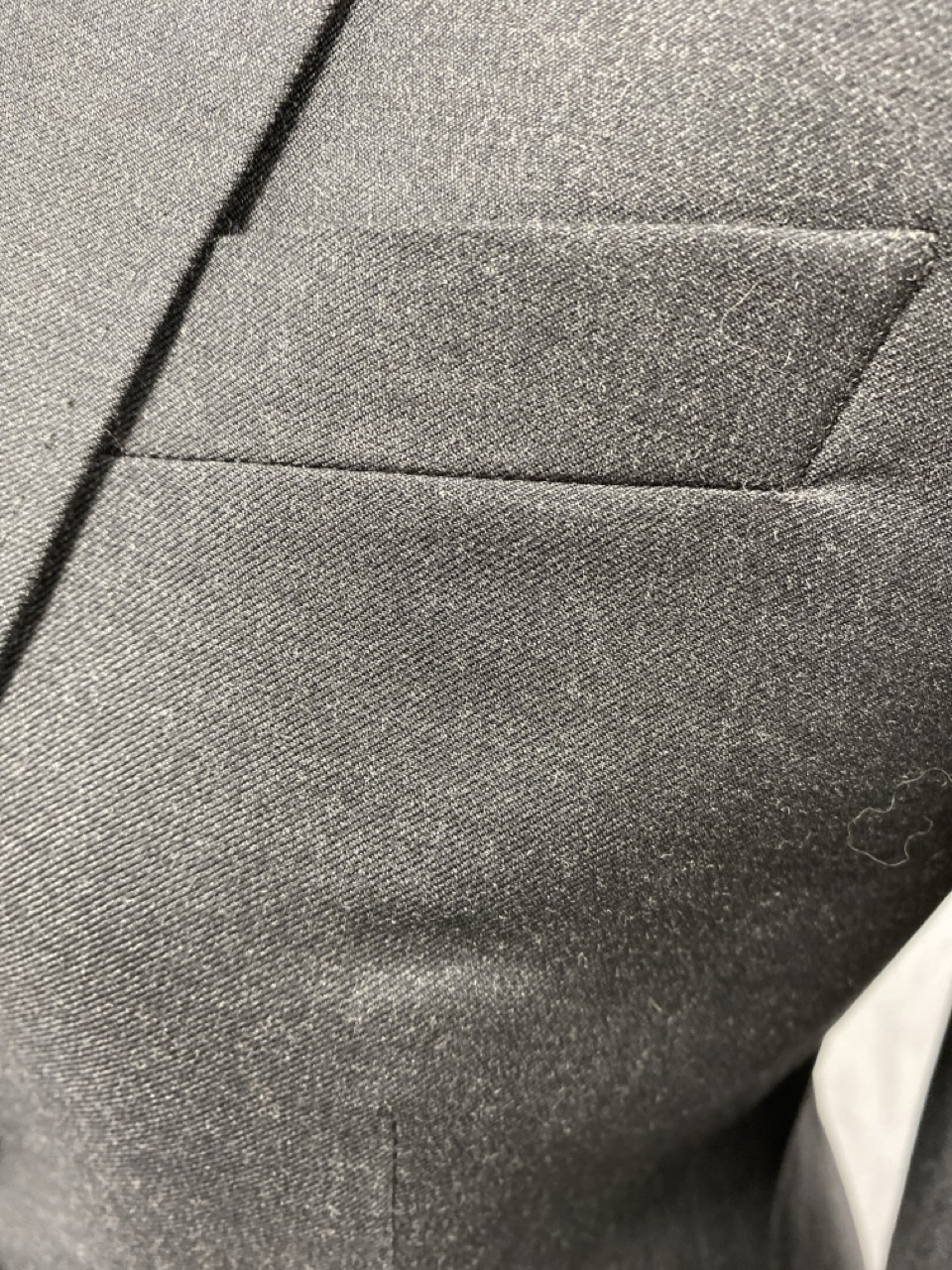 Lot 38  
            Edinburgh SR20 - Delivery Only 

                
JOSEPH TAILORED SLIM FIT BLAZER IN GREY WOOL SIZE 36: LOCATION - RAIL 3