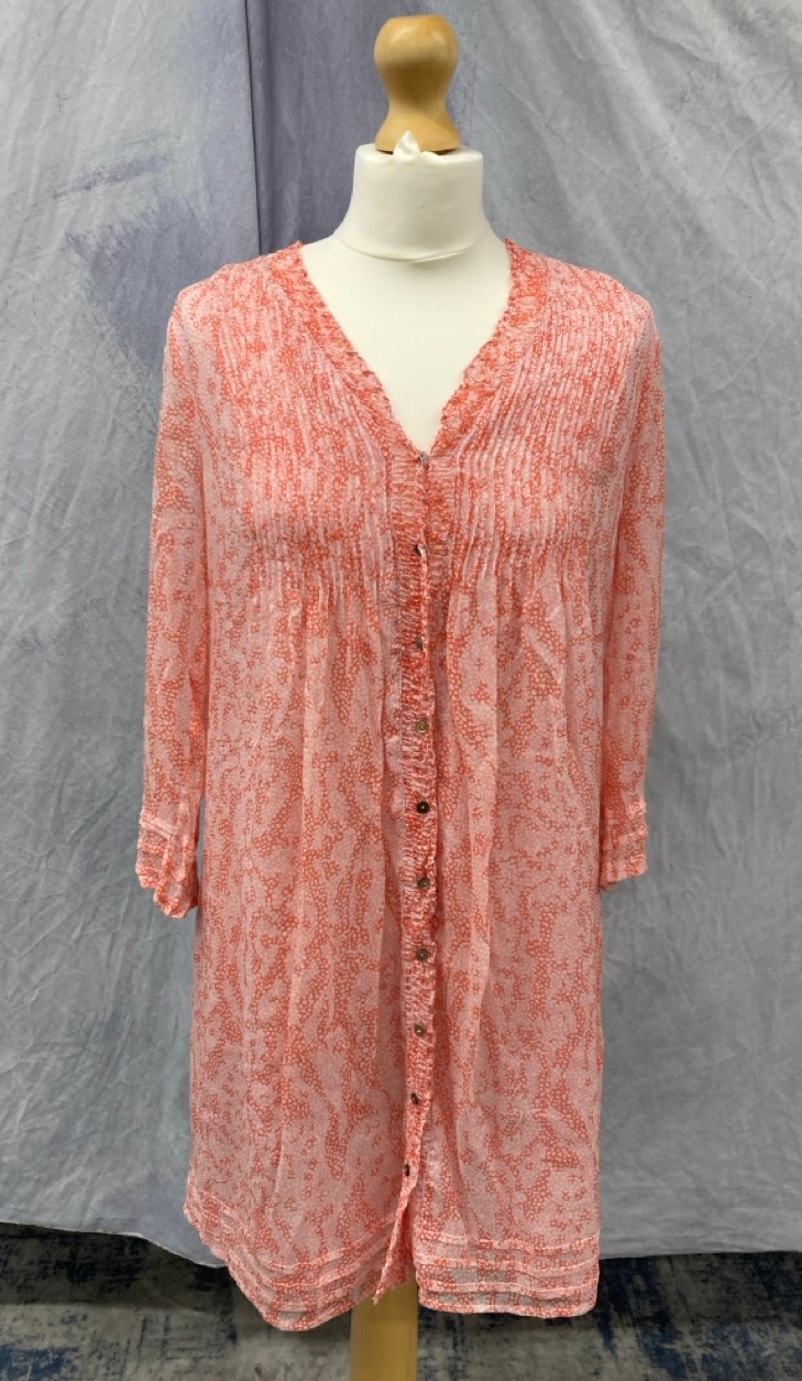 Lot 3  
            Edinburgh SR20 - Delivery Only 

                
DIANE VON FURSTENBERG PLEATED PRINTED MINI DRESS IN PINK SILK SIZE 0: LOCATION - ...