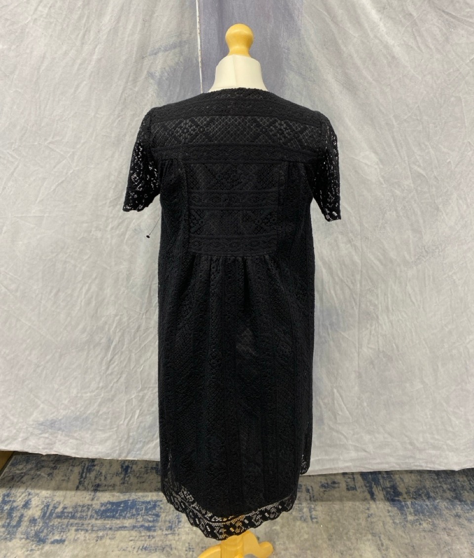 Lot 42  
            Edinburgh SR20 - Delivery Only 

                
ANNA SUI SEMI SHEAR LACE MINI DRESS IN BLACK COTTON SIZE UK 8: LOCATION - RAIL 3