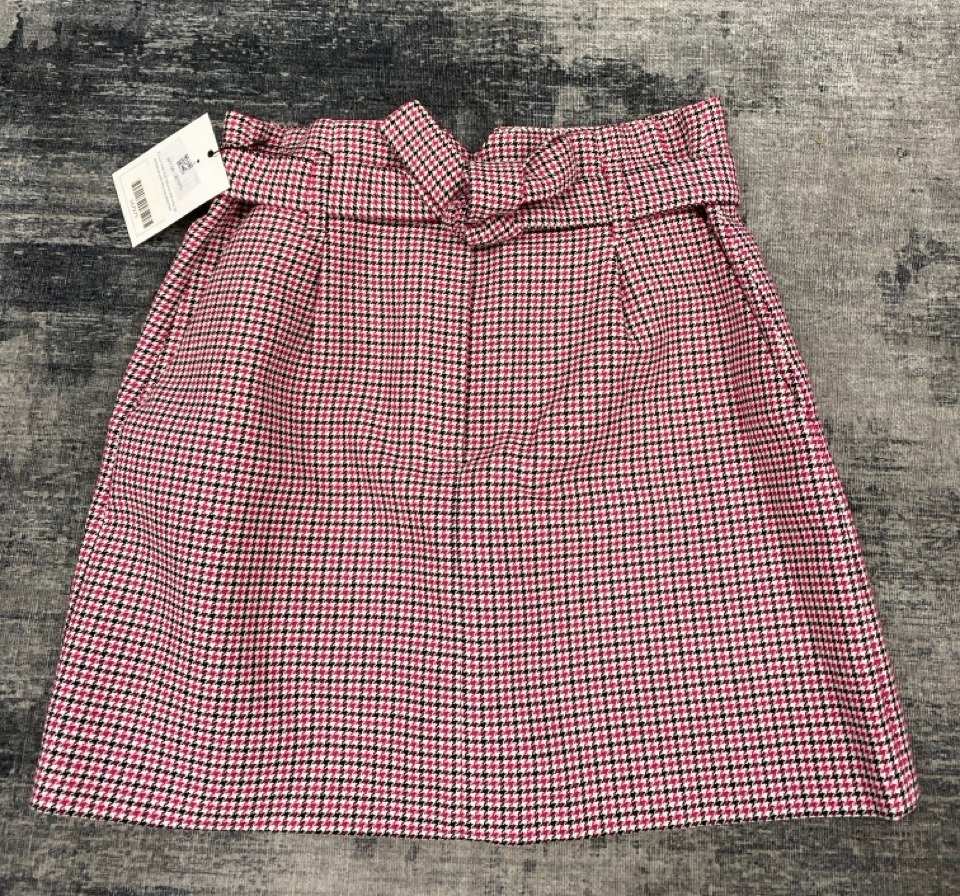 Lot 44  
            Edinburgh SR20 - Delivery Only 

                
MAJE BELTED HOUNDSTOOTH MINI SKIRT IN PINK COTTON SIZE 38: LOCATION - RAIL 3