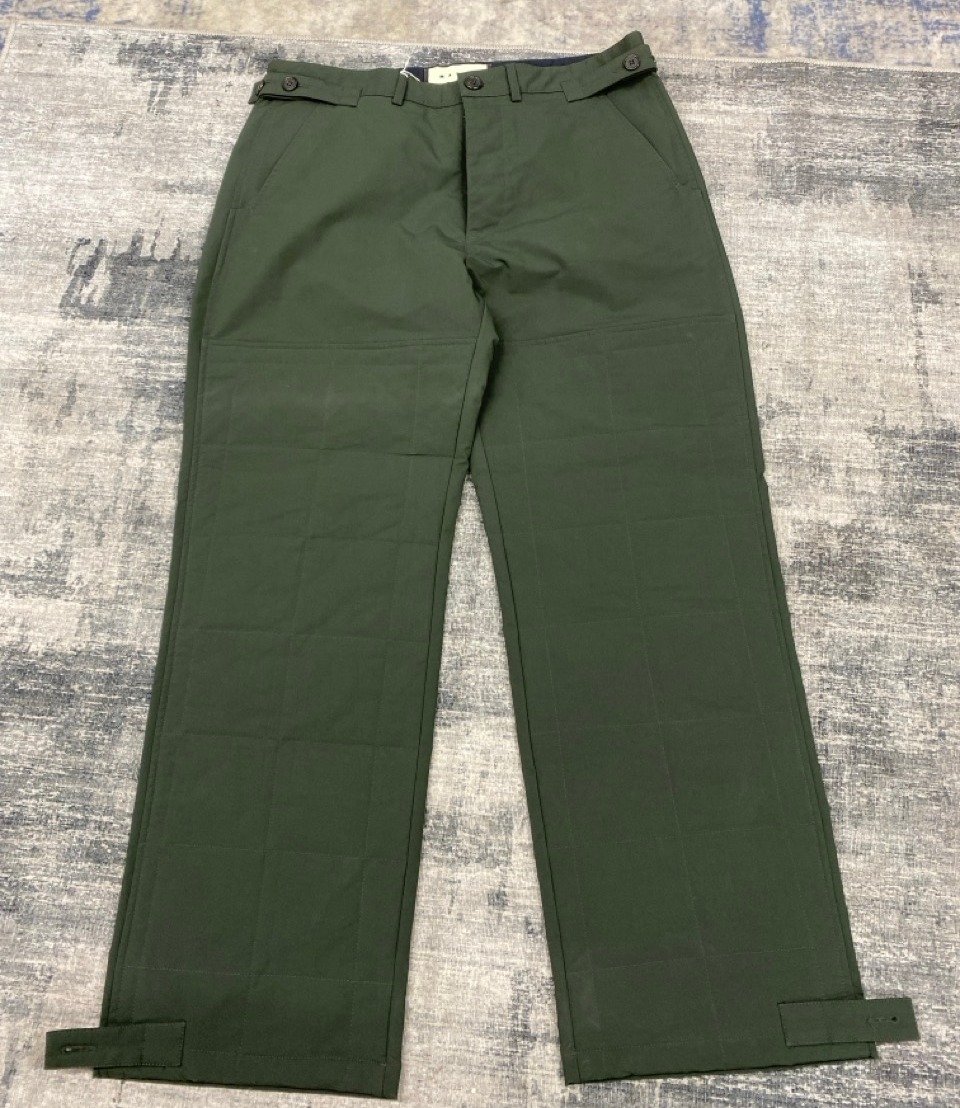 Lot 49  
            Edinburgh SR20 - Delivery Only 

                
MARNI TROUSERS IN DARK GREEN POLYESTER SIZE 48: LOCATION - RAIL 3