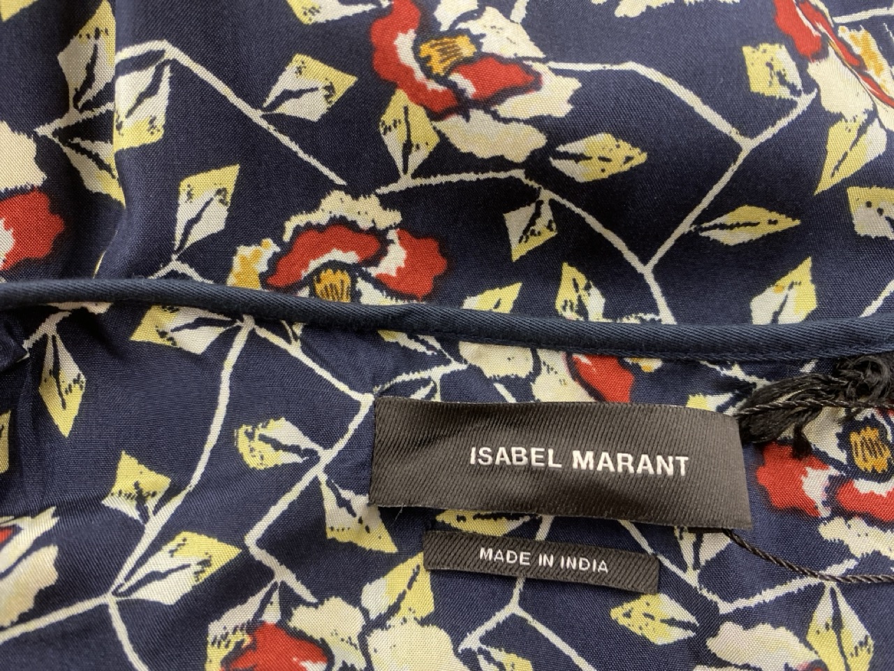 Lot 50  
            Edinburgh SR20 - Delivery Only 

                
ISABEL MARANT RYTON FLORAL BLOUSE IN MULTICOLOR SILK NO SIZE : LOCATION - RAIL 3