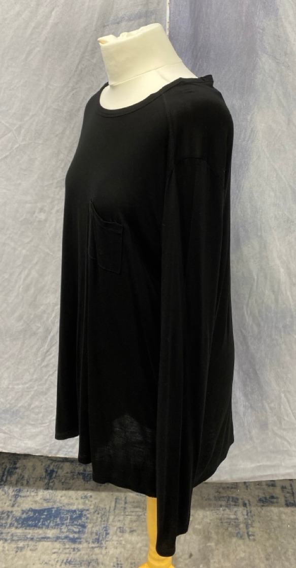 Lot 55  
            Edinburgh SR20 - Delivery Only 

                
ALEXANDER WANG LOOSE FIT LONG SLEEVE TOP IN BLACK RAYON SIZE L: LOCATION - RAIL 3