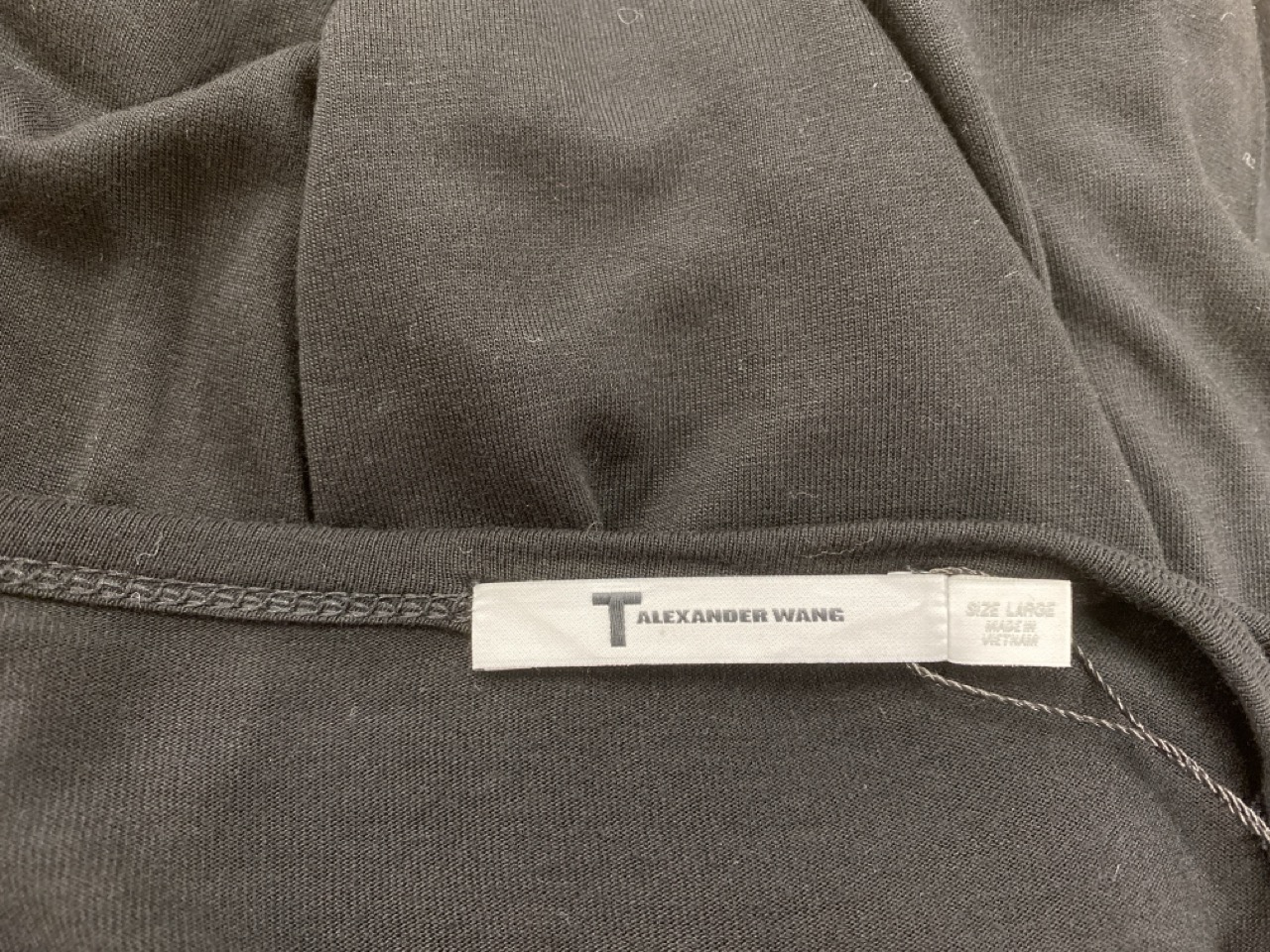 Lot 55  
            Edinburgh SR20 - Delivery Only 

                
ALEXANDER WANG LOOSE FIT LONG SLEEVE TOP IN BLACK RAYON SIZE L: LOCATION - RAIL 3