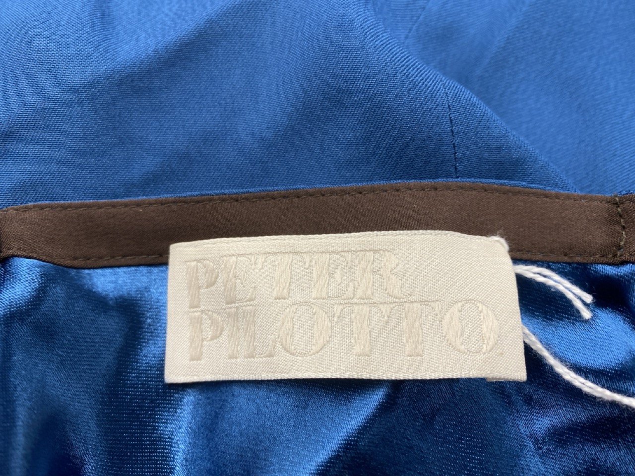 Lot 56  
            Edinburgh SR20 - Delivery Only 

                
PETER PILOTTO ONE SHOULDER EMBROIDERED TOP IN BLUE VISCOSE SIZE UK 10: LOCATION -...