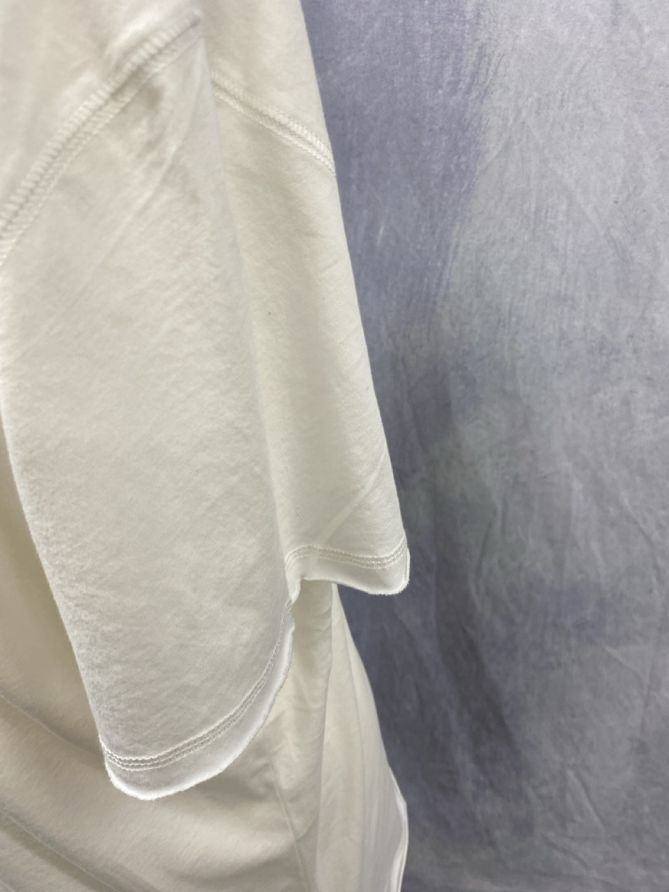 Lot 57  
            Edinburgh SR20 - Delivery Only 

                
ZADIG & VOLTAIRE SHORT SLEEVE MONASTIR T-SHIRT IN WHITE COTTON NO SIZE : LOCATION...