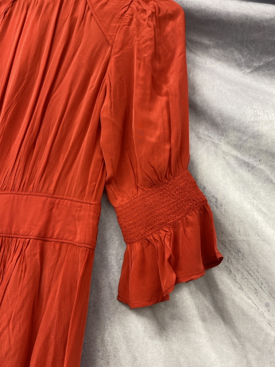 Lot 58  
            Edinburgh SR20 - Delivery Only 

                
BA&SH V-NECK MIDI DRESS IN RED VISCOSE SIZE 0: LOCATION - RAIL 3