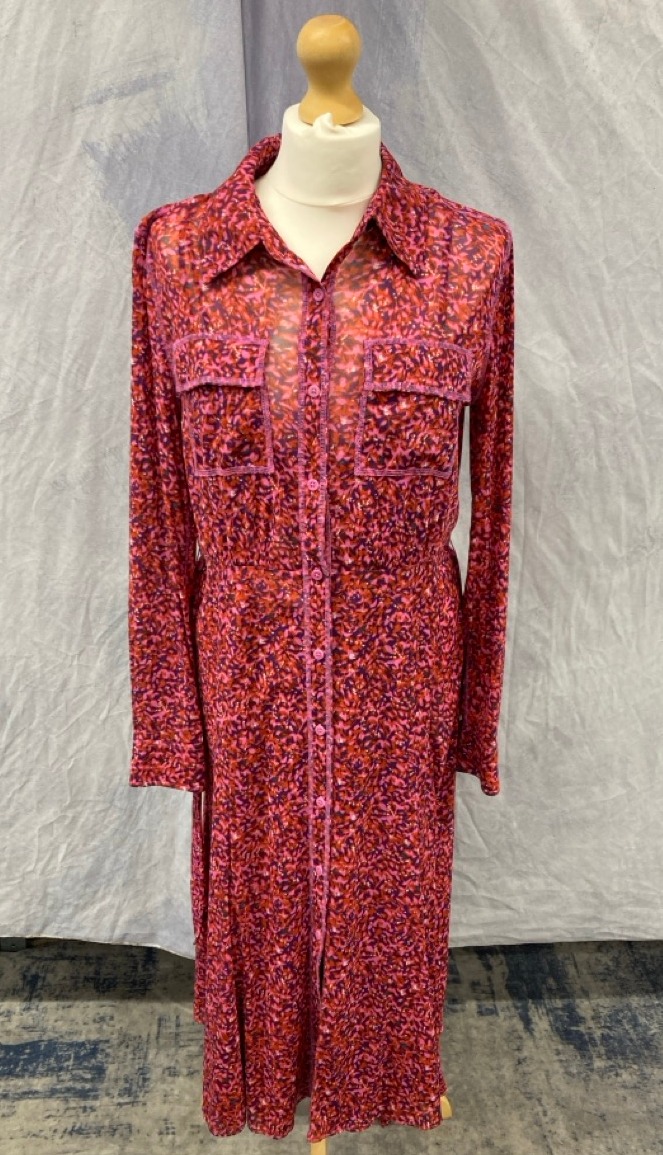 Lot 5  
            Edinburgh SR20 - Delivery Only 

                
DIANE VON FURSTENBERG SHIRT MIDI DRESS IN FLORAL PRINT POLYESTER SIZE M: LOCATION...