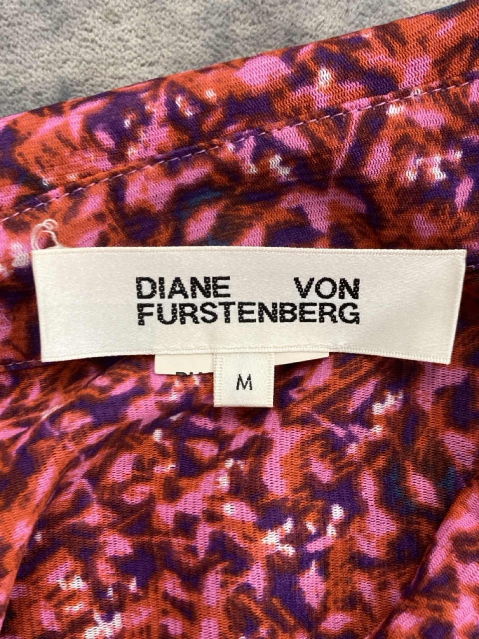 Lot 5  
            Edinburgh SR20 - Delivery Only 

                
DIANE VON FURSTENBERG SHIRT MIDI DRESS IN FLORAL PRINT POLYESTER SIZE M: LOCATION...