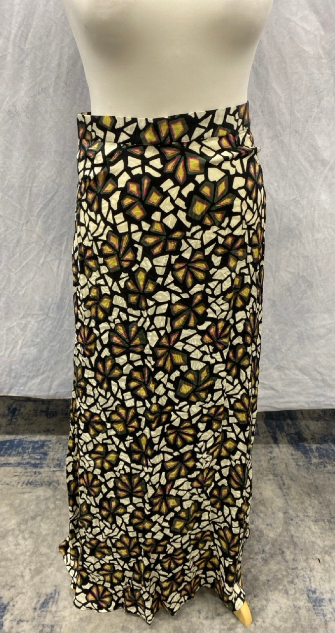 Lot 61  
            Edinburgh SR20 - Delivery Only 

                
BA&SH PRINTED MAXI SKIRT IN MULTICOLOR VISCOSE SIZE 2: LOCATION - RAIL 3