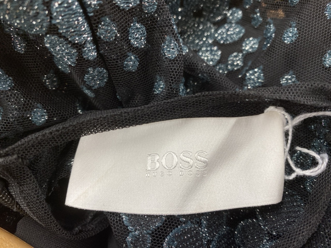 Lot 63  
            Edinburgh SR20 - Delivery Only 

                
BOSS SLEEVELESS EMBROIDERED TULLE DRESS IN BLACK POLYESTER SIZE UK 6: LOCATION - ...