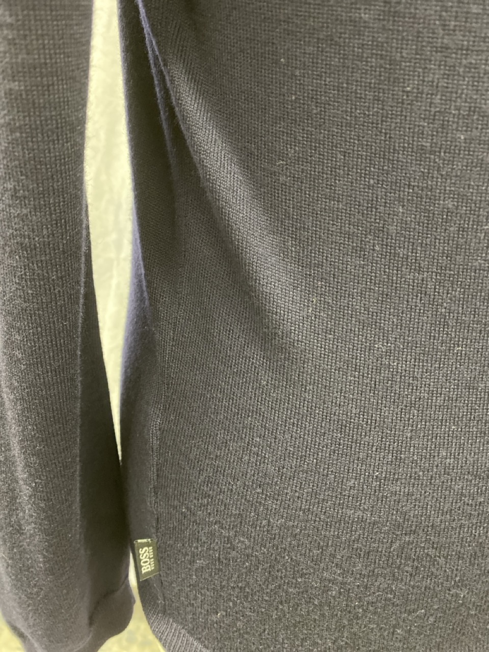 Lot 70  
            Edinburgh SR20 - Delivery Only 

                
BOSS SLIM FIT V-NECK SWEATER IN NAVY BLUE MERINO WOOL SIZE M: LOCATION - RAIL 3